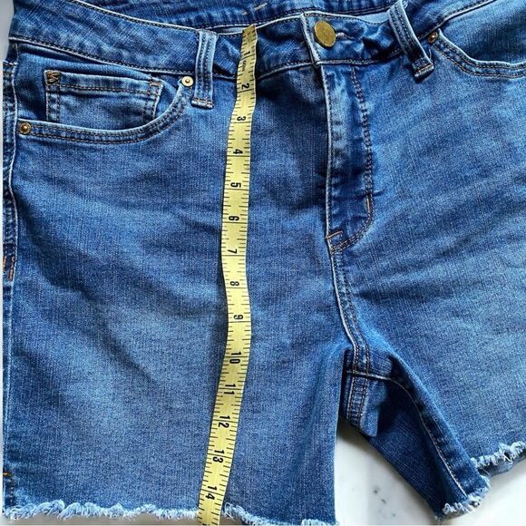 Seven/7 Blue Denim Women's Shorts. Size 14 - Picture 3 of 6